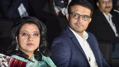 সৌরভ-ডোনাকে পাঠানো হল হুমকি চিঠি!