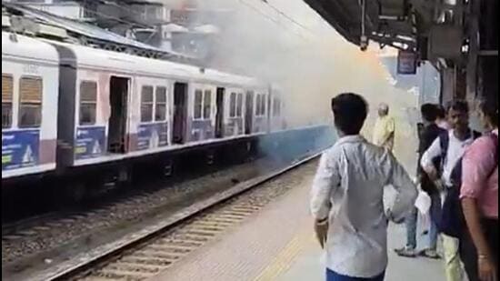 Mumbai locals hit by multiple technical snags