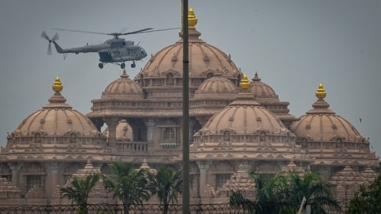 Gram it: With Independence Day around the corner, Delhi is stepping up the security preparations by conducting mock drills across the city. Here's how an Air Force Mi-17 helicopter was spotted hovering over Akshardham Temple, during one such drill on Monday.