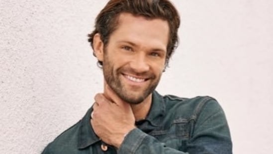 Jared Padalecki clarified his earlier support for gossip blogger Perez Hilton, admitting he was unaware of Hilton's controversial actions.