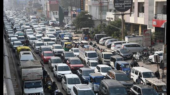 Lucknow traffic police maps 153 problem points with exact coordinates; move aimed at ensuring agency-wise, location-specific fixes (File photo)