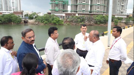 Pune municipal commissioner Naval Kishore Ram has directed officials to open Kharadi-Keshav Nagar bridge to traffic by August 15, amid the civic body stepping up work on key infra projects. (HT)
