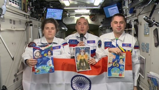 The message also highlighted the connection between India's Independence Day and another significant milestone in space history.