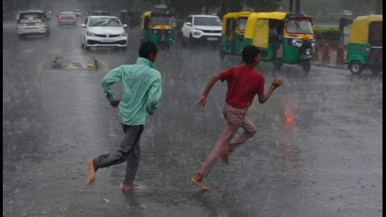 The shift of the monsoon trough away from Delhi led to the break in rain. (HT PHOTO)