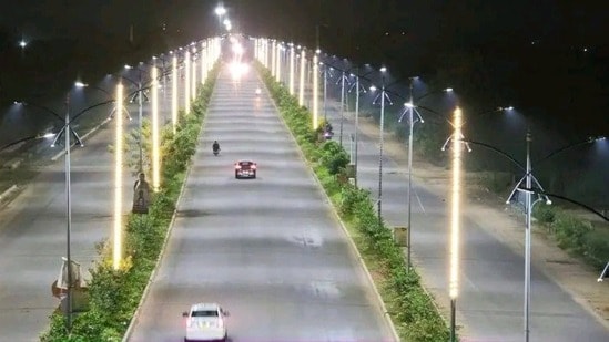 సీడ్ యాక్సెస్ రోడ్డు