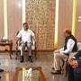 তারেক রহমানের সঙ্গে দীনেশ ত্রিবেদী। (ছবি সৌজন্যে পিটিআই)