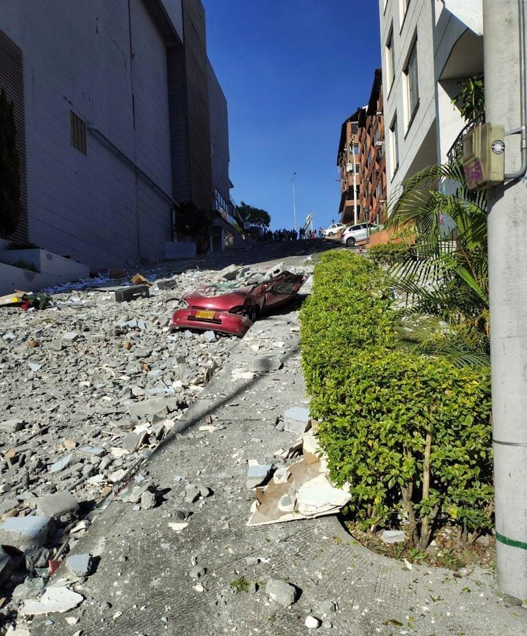 Conditions of the streets in Manizales, Colombia, after an earthquake. (Sourced: BluRadio Colombia)