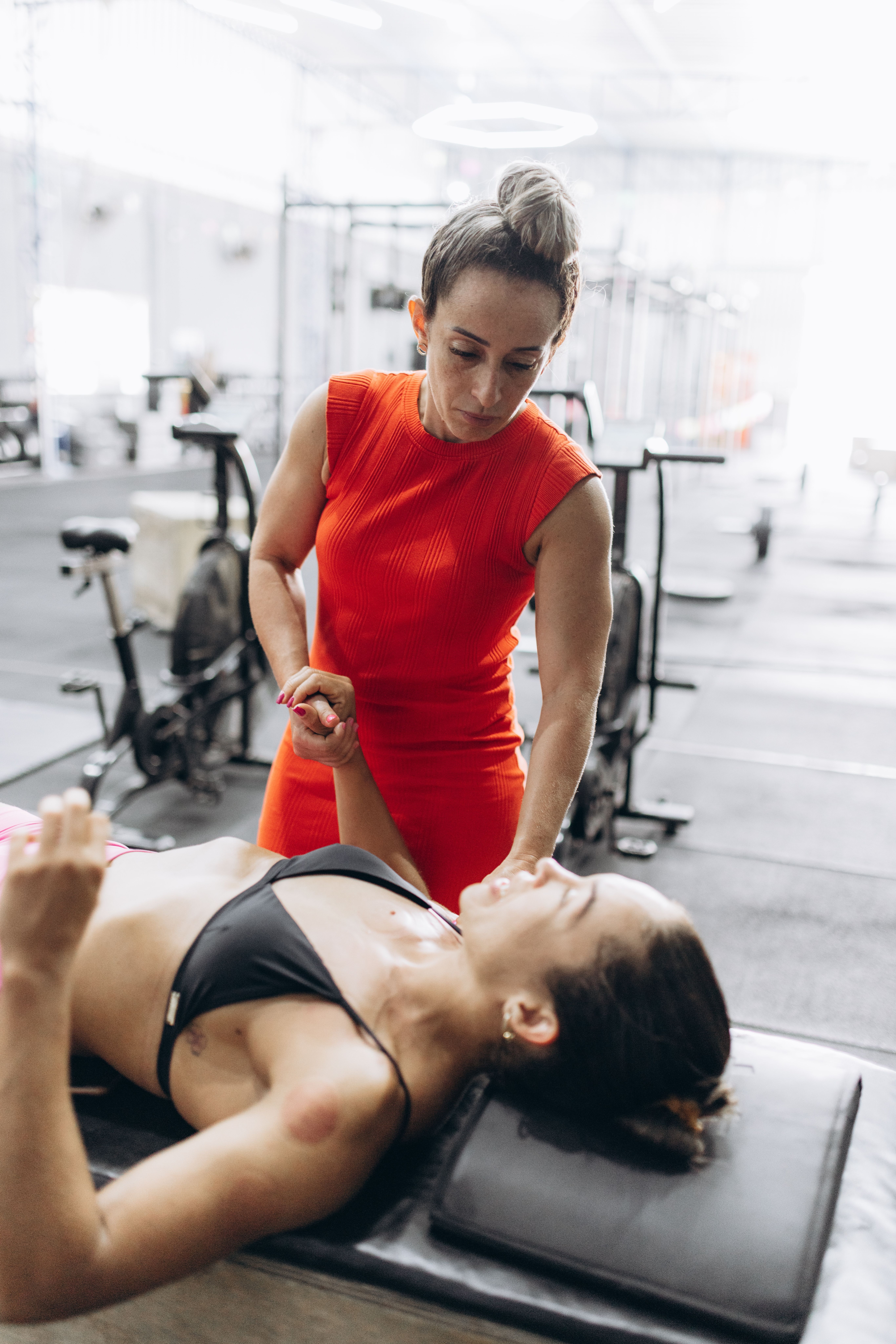 The line between ordinary soreness and something else comes down to timing, quality, and behaviour. (Pexel)