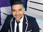 Guru Randhawa takes part in relief efforts in Assam.