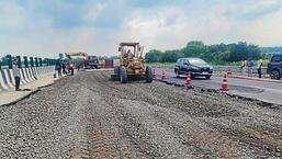 Lucknow-Kanpur Expressway: Concerns mount after fresh defects surface Lucknow-Kanpur Expressway: Concerns mount after fresh defects surface