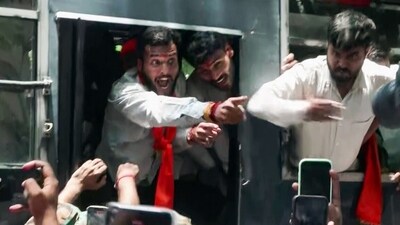 ABVP workers detained, climb police vans as chaos erupts in Ranchi during march to Jharkhand Assembly over exam row