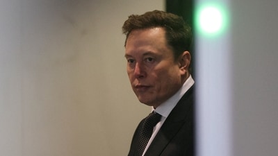 FILE PHOTO: Elon Musk walks to attend the trial in his lawsuit over OpenAI for-profit conversion at a federal courthouse, in Oakland, California, U.S., April 29, 2026.  REUTERS/Manuel Orbegozo/File Photo (REUTERS)