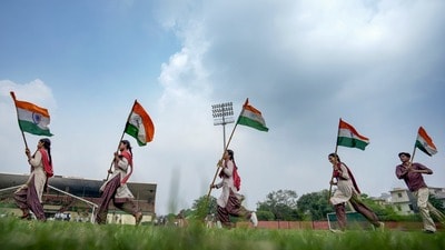 প্রকৃত নায়কদের নিয়ে তৈরি ৫টি সিনেমা স্বাধীনতা দিবসে দেখুন অবশ্যই। (PTI) প্রকৃত নায়কদের নিয়ে তৈরি ৫টি সিনেমা স্বাধীনতা দিবসে দেখুন অবশ্যই। (PTI)