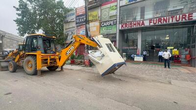 The drive covered Atul Kataria Chowk to Sheetla Mata road, including sectors 7, 9, 9A, parts of Railway Road and the Rezangla Chowk stretch. (HT)