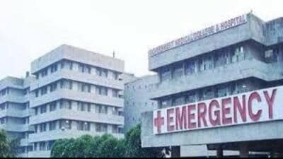 The mere pendency of vigilance complaints, therefore, could not by itself justify withholding his voluntary retirement request, the order held. (HT Photo for representation)