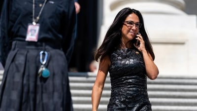 As Lauren Boebert responds to her son Tyler Boebert’s latest arrest, attention has shifted back to her own 2023 removal from a performance of Beetlejuice. (REUTERS/Eric Lee)