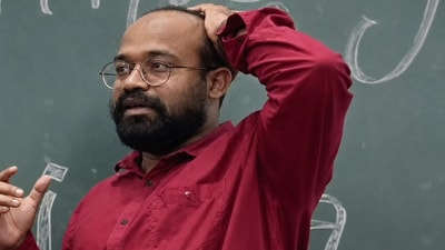 আরজি কর মেডিক্যাল কলেজ ও হাসপাতালের তরুণী চিকিৎসকের মৃত্যুর ঘটনার পর ফের আলোচনায় উঠে এল চিকিৎসক অভীক দে-র নাম আরজি কর মেডিক্যাল কলেজ ও হাসপাতালের তরুণী চিকিৎসকের মৃত্যুর ঘটনার পর ফের আলোচনায় উঠে এল চিকিৎসক অভীক দে-র নাম