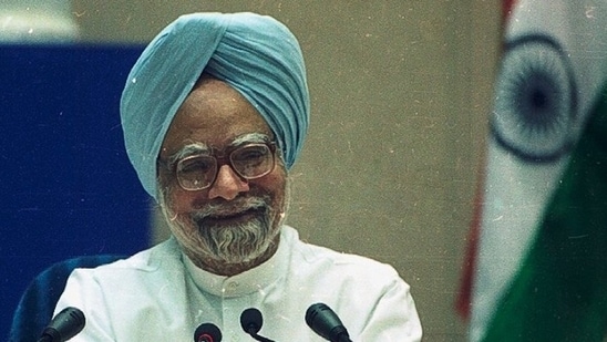 Manmohan Singh during his first press conference as prime minister in 2004. (HT File Photo)