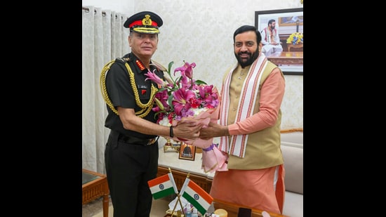 Haryana chief minister Nayab Saini welcomes Army Chief General Dhiraj Seth in Chandigarh on Tuesday. (@NayabSainiBJP)