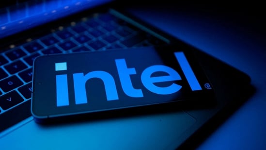 Intel’s 165% stock surge helps fund its $15 billion share sale as the chipmaker boosts spending on factories, equipment and AI amid strong demand. (REUTERS/Dado Ruvic/Illustration/File Photo/File Photo)