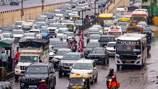 Apart from roads around the Red Fort, the vehicles which do not have parking labels would also need to avoid C- Hexagon India Gate, Copernicus Marg, Mandi House, and more routes. (PTI)