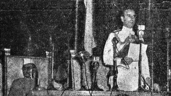 Louis Mountbatten, the last viceroy of India under colonial rule, during an address. Dr Rajendra Prasad is seated on the left.