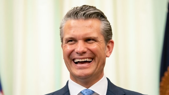 US Defense Secretary Pete Hegseth's viral video of wiping his nose and joking about South Carolina's heat has revived debate over his past handwashing remarks. (Allison Robbert/The Washington Post/Bloomberg)