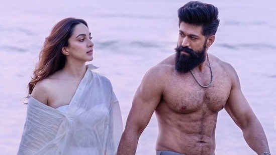 టాక్సిక్తో యశ్ రిస్క్- అంతసేపు థియేటర్లో జనాలను కూర్చోబెడతాడా? సెన్సార్ కంప్లీట్- రన్ టైమ్ ఎంతంటే?