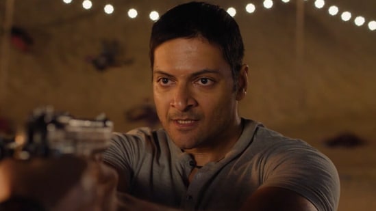 Mirzapur the Movie trailer: మీర్జాపూర్ ద మూవీ ట్రైలర్.. సిల్వర్ స్క్రీన్పై రక్తపాతం.. గుడ్డు భయ్యా వర్సెస్ కాలీన్ భయ్యా