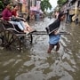 বুধ ও বৃহস্পতিবার কলকাতা-সহ দক্ষিণবঙ্গে বৃষ্টির পরিমাণ এবং তীব্রতা বাড়তে পারে।