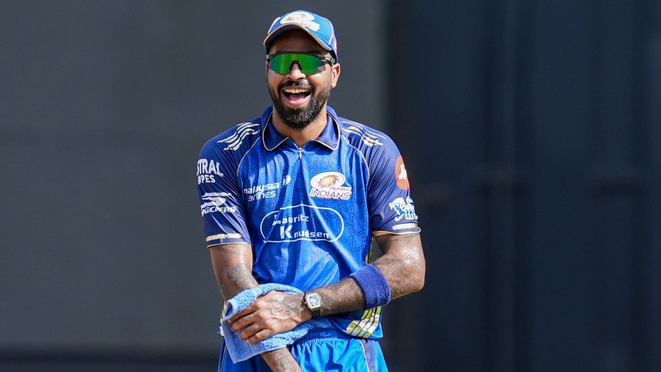 <p>గత రెండు వారాలుగా హార్దిక్ పేరు కోల్‌కతా నైట్ రైడర్స్ (కేకేఆర్), చెన్నై సూపర్ కింగ్స్ (సీఎస్‌కే) జట్లతో వినిపించినప్పటికీ, ఇప్పటివరకు ఎలాంటి అధికారిక స్పష్టత రాలేదు. లక్నో సూపర్ జెయింట్స్, రాజస్థాన్ రాయల్స్ పేర్లు కూడా వినిపించినా అవి కేవలం రూమర్లకే పరిమితమయ్యాయి.</p>