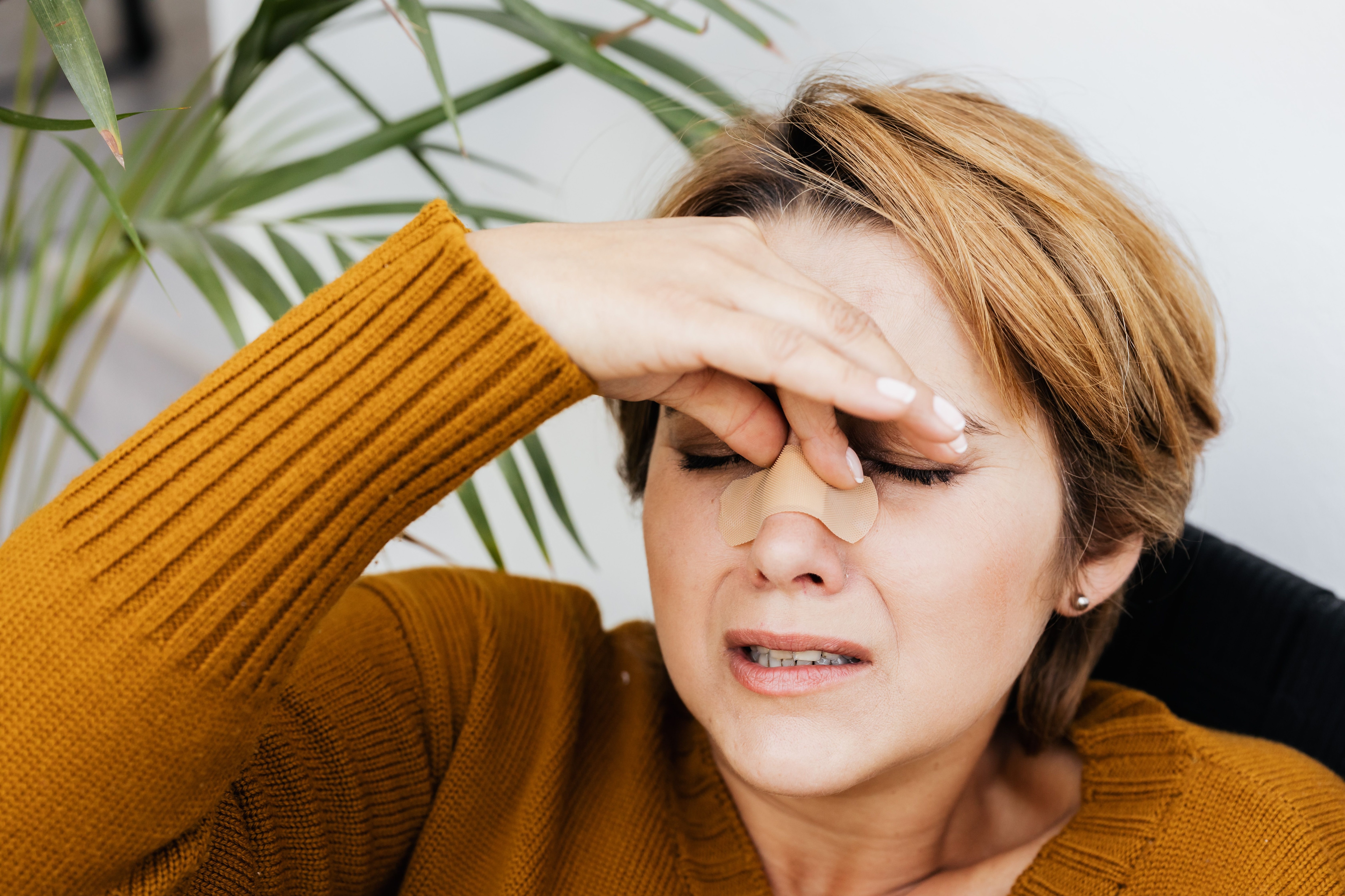 Blocked nose during the rainy season is often due to allergens. (Pexel)