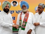 Former Shiromani Akali Dal MLA Darshan Singh Kotfatta joined the BJP on Tuesday in the presence of state unit chief Kewal Singh Dhillon. (HT Photo)