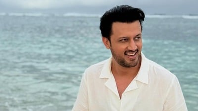 আতিফ আসলাম। আতিফ আসলাম।