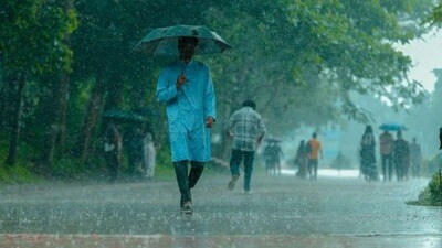 <p>ఇవాళ(ఆగస్ట్ 18, 2026) పార్వతీపురం మన్యం, అల్లూరి సీతారామరాజు, పోలవరం జిల్లాల్లోని పలు ప్రాంతాల్లో పిడుగులతో కూడిన తేలికపాటి నుంచి మోస్తరు వర్షాలు కురిసే అవకాశం ఉంది.<br> </p> <p>ఇవాళ(ఆగస్ట్ 18, 2026) పార్వతీపురం మన్యం, అల్లూరి సీతారామరాజు, పోలవరం జిల్లాల్లోని పలు ప్రాంతాల్లో పిడుగులతో కూడిన తేలికపాటి నుంచి మోస్తరు వర్షాలు కురిసే అవకాశం ఉంది.<br> </p>