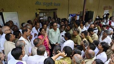Long queues were seen at the Tardeo RTO on Wednesday, with auto and taxi drivers waiting to give a Marathi proficiency test. (Anshuman Poyrekar/HT Photo) Long queues were seen at the Tardeo RTO on Wednesday, with auto and taxi drivers waiting to give a Marathi proficiency test. (Anshuman Poyrekar/HT Photo)