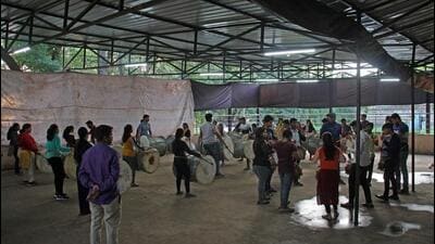 Pune, India - July 20, 2022: Dhol tasha practice opposite Kabaddi association near Nehru stadium (Jigar Hindocha story) in Pune, India, on Wednesday, July 20, 2022. (Photo by Ravindra Joshi/HT PHOTO) Pune, India - July 20, 2022: Dhol tasha practice opposite Kabaddi association near Nehru stadium (Jigar Hindocha story) in Pune, India, on Wednesday, July 20, 2022. (Photo by Ravindra Joshi/HT PHOTO)