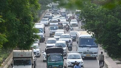 The DSC Road in Noida is a key connecting road linking various industrial and commercial areas, including NSEZ, Phase-II, Sectors 80 and 81, and the Hosiery Complex, as well as several residential areas. (Sunil Ghosh/HT Photo)