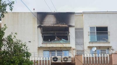 The mishap occurred at the 11-storied Shanta Bhuvan CHS Ltd on Baptista Road at Vile Parle West. (Raju Shinde/HT Photo) The mishap occurred at the 11-storied Shanta Bhuvan CHS Ltd on Baptista Road at Vile Parle West. (Raju Shinde/HT Photo)