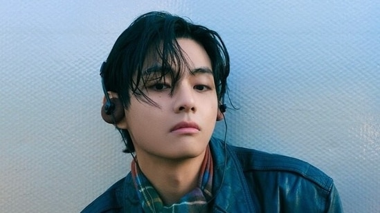 BTS’ V reveals hearing loss struggle, Jung Kook says shin is near stress fracture amid tour.