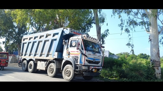 On the way, a recklessly driven tipper truck hit their two-wheeler, leaving the trio grievously injured. (HT)