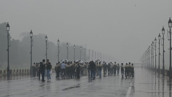 IMD has often gone wrong with its predictions of rain, Tuesday being a case in point. Monday was an occasion the weather agency was also wrong with its logs. (Arvind Yadav/Hindustan Times)
