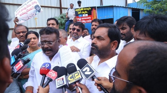 రేవంత్ రెడ్డిపై బీఆర్ఎస్ నేతల ఆరోపణలు