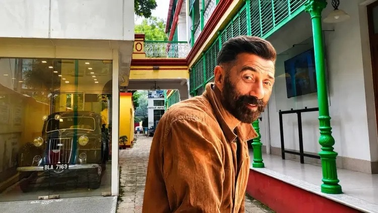 কলকাতা সফরে সানি দেওল (ajkal.in )