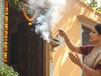 ఇంట్లో గొడవలు, ఆందోళన వెంటాడుతున్నాయా? ఈ వాస్తు పద్ధతులు పాటించండి!