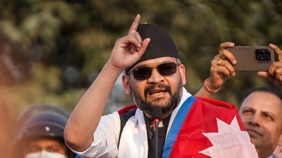 চর্চায় ভারতের সঙ্গে বর্ডার ইস্যু!শতবছর পুরনো চুক্তির কাগজ খুঁজে পাচ্ছে না নেপাল? চর্চায় ভারতের সঙ্গে বর্ডার ইস্যু!শতবছর পুরনো চুক্তির কাগজ খুঁজে পাচ্ছে না নেপাল?