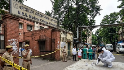 কলকাতার এনআরএস হাসপাতালে নার্সের রহস্যমৃত্যু। (ছবিটি প্রতীকী, সৌজন্যে ন্যানো ব্যানানা দিয়ে তৈরি করা) কলকাতার এনআরএস হাসপাতালে নার্সের রহস্যমৃত্যু। (ছবিটি প্রতীকী, সৌজন্যে ন্যানো ব্যানানা দিয়ে তৈরি করা)