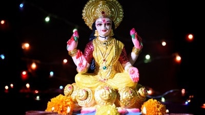 ఈరోజు మొదటి శ్రావణ శుక్రవారం వేళ చదువుకోవాల్సిన శ్లోకాలు, శ్రీసూక్తం! ఈరోజు మొదటి శ్రావణ శుక్రవారం వేళ చదువుకోవాల్సిన శ్లోకాలు, శ్రీసూక్తం!