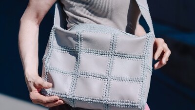 I love big handbags but I hate bulky ones: These 10 picks get the balance right (Pexels) I love big handbags but I hate bulky ones: These 10 picks get the balance right (Pexels)