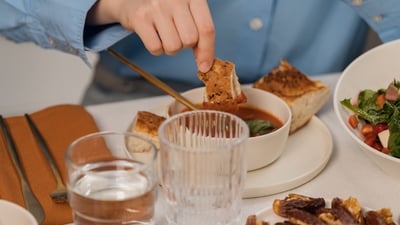 Eating with the hands helps improve the sensory experience. (Pexel) Eating with the hands helps improve the sensory experience. (Pexel)